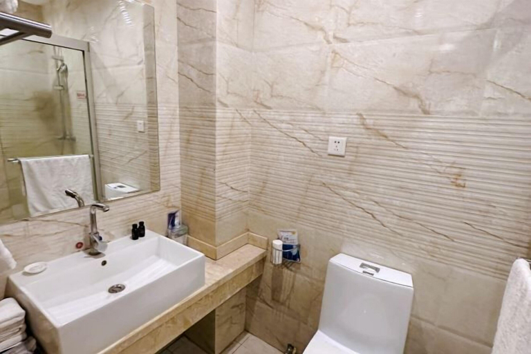 Bathroom 3, Gui Hua Gang Hotel, Changchun