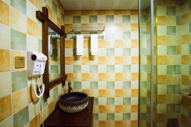 Bathroom 4, Jinhua Inn, Zhangjiajie