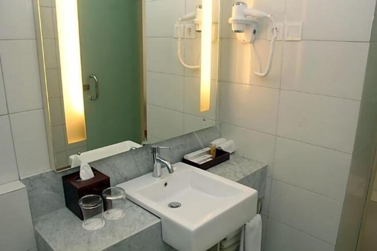 Bathroom 7
