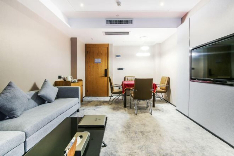 Others 5, Super Comfy, Shenzhen