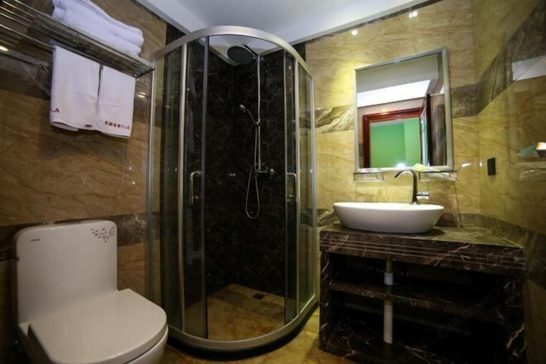 Bathroom 3, Tianmen Business Hotel, Zhangjiajie