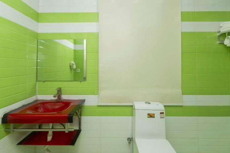 Bathroom 3, Baorui Hotel, Shenzhen