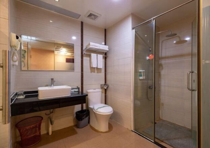 Bathroom 3, Huifeng Hotel, Shaoguan