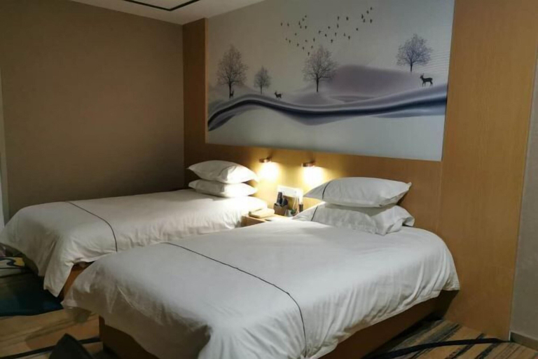 Bedroom 3, Zheng Tai He East Hotel, Liaocheng