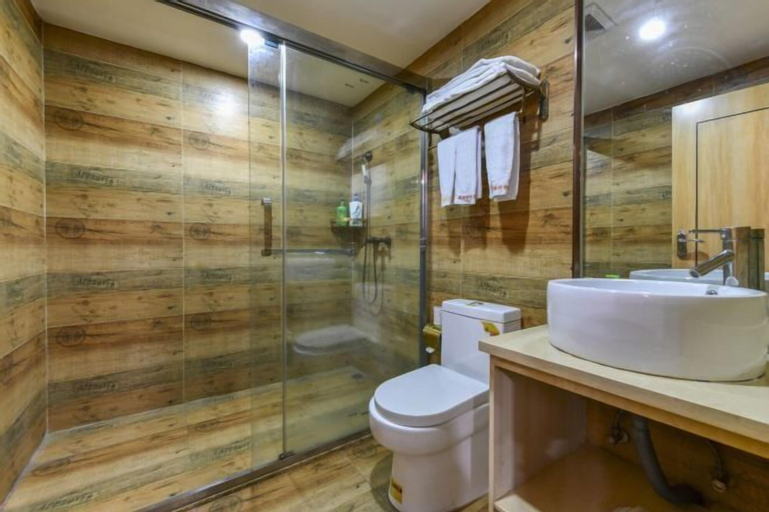 Bathroom 9