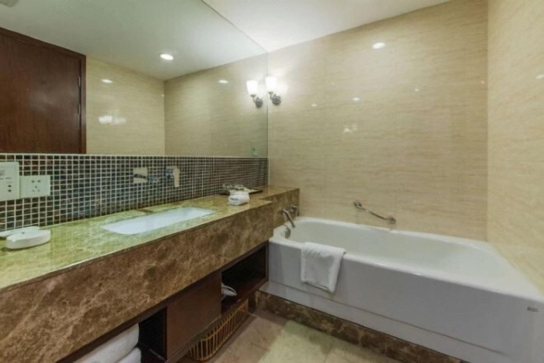 Bathroom 3, Shenzhou Mingzhu Hotel, Hengyang