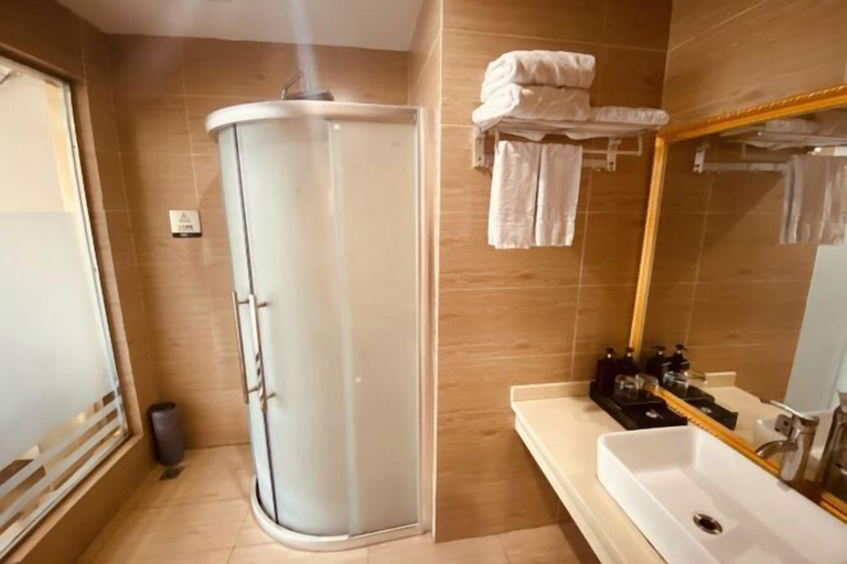 Bathroom 4, Hongye Holiday Hotel, Zhaotong