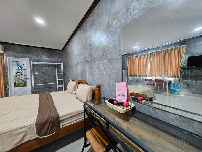 Bedroom 21
