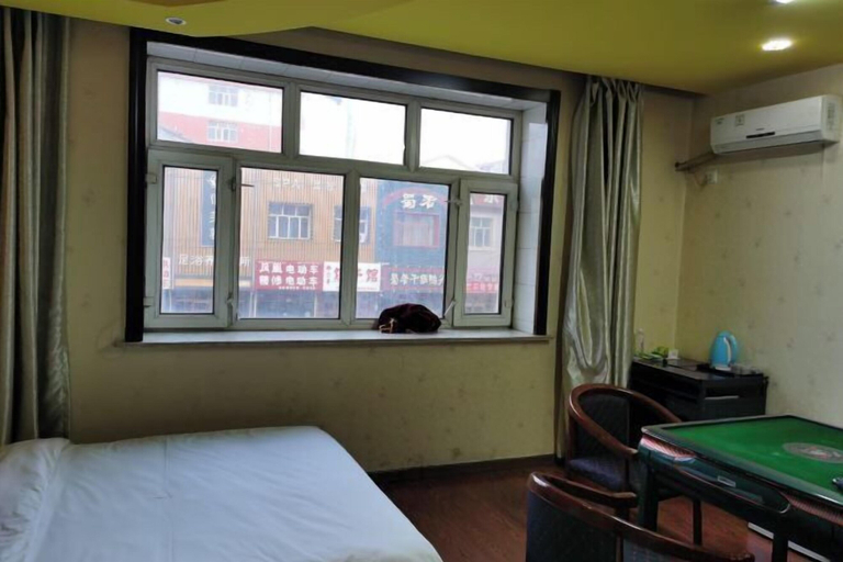 Bedroom 3, Xiaohonglou Hotel, Luohe, Qiqihar