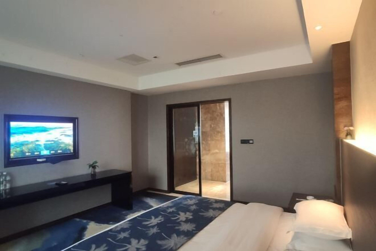 Bedroom 2, Jinhong Hotel, Zunyi