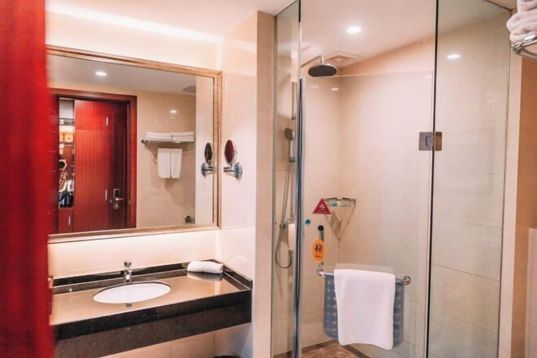 Bathroom 4, Island International Hotel, Liupanshui