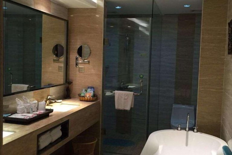 Bathroom 4, Shengzhan Hotel, Chongzuo