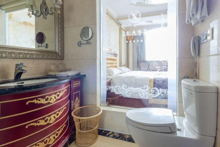 Bathroom 4, Yifeng Hotel, Yichun