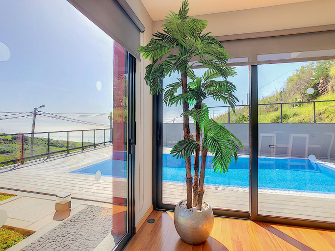 Others 4, Villa Serramar, Calheta