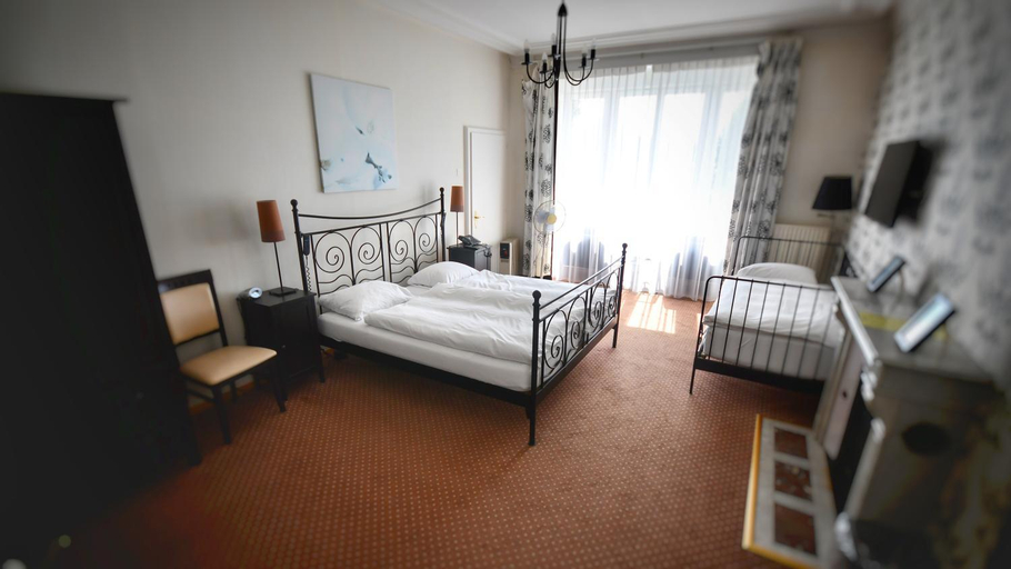 Bedroom 2, Hotel Splendid, Pays-d'Enhaut