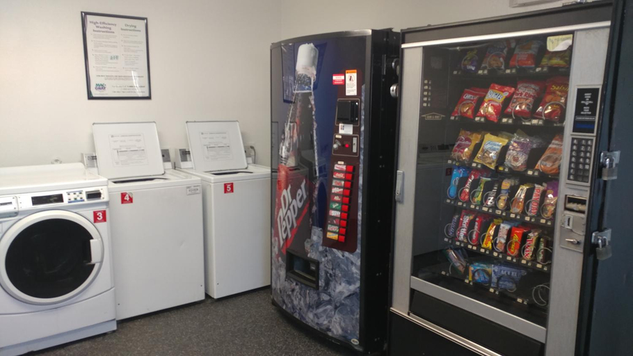 Food & Drinks, InTown Suites Extended Stay Arlington TX – South, Arlington