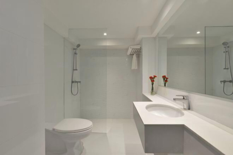 Bathroom 24
