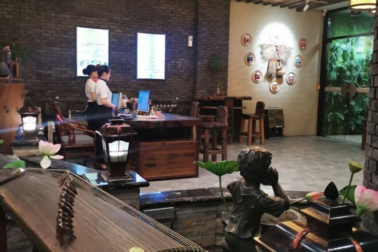 Food & Drinks 3, Pineapple Hotel, Linyi