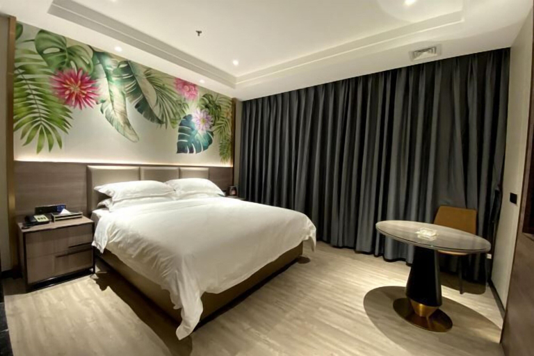 Bedroom 3, Jiangmen Park Lane Hotel (Gangzhou Avenue Baiyi Branch), Jiangmen