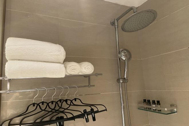 Bathroom 4, Longquan Xiangyuan Shared Farm, Hainan