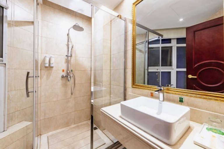 Bathroom 4, Vienna Hotel (Zaozhuang Xuecheng Distrct High-speed Railway Station), Zaozhuang