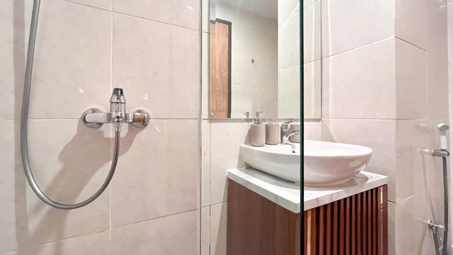 Bedroom 5, Enigma Studio at Apartment Delft Ciputra Makassar By Travelio, Makassar