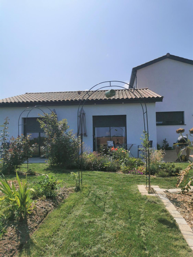 Exterior 12