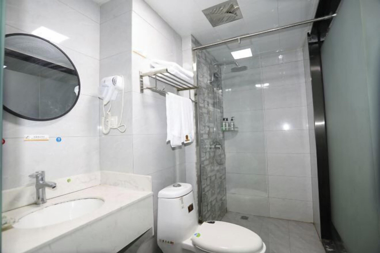Bathroom 4, Super 8 Hotel (Hefei Ma'anshan Road Hegongda South Subway Station), Hefei