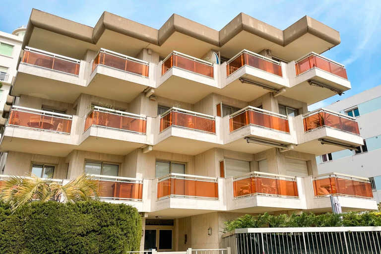 Others 4, 2 bedroom apartment with parking 3 mins from La Croisette beach, Alpes-Maritimes