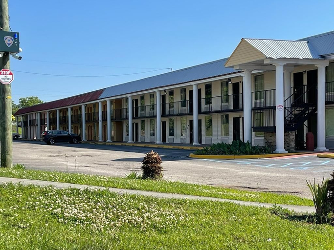 Exterior & Views 5, Orangeburg Inn & Suites, Orangeburg