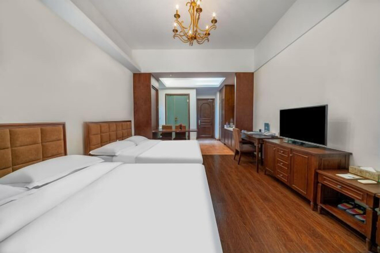 Bedroom 3, Qunyinghui Holiday Hotel, Kunming