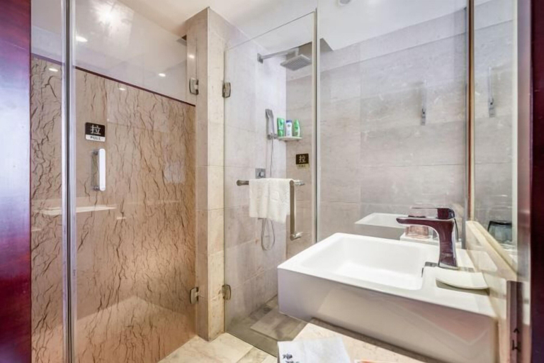 Bathroom 4, Yongdeng Jujia Hotel, Lanzhou