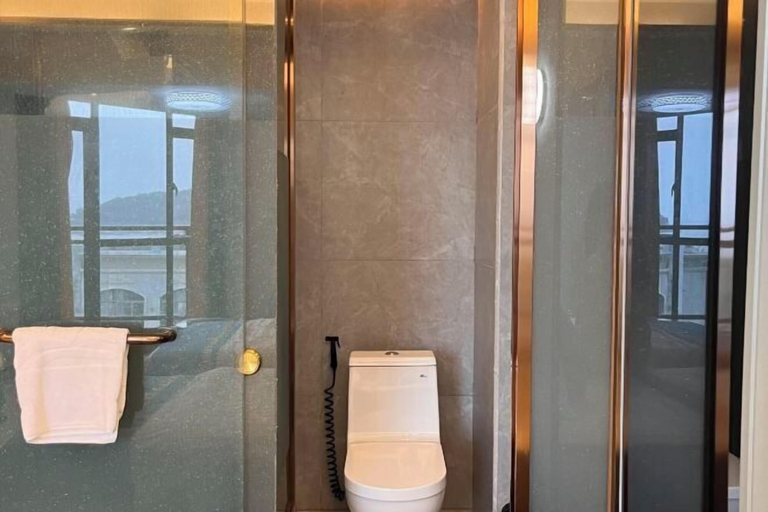 Bathroom 4, Haibin'Ge Hotel, Jiangmen