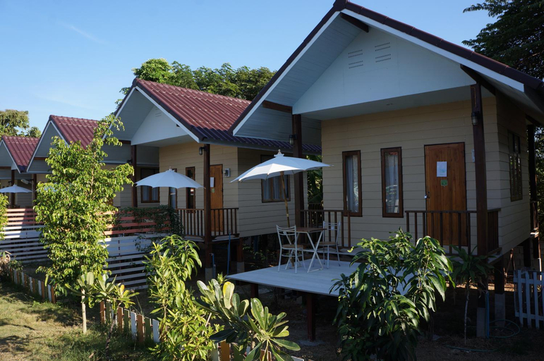 Exterior 7