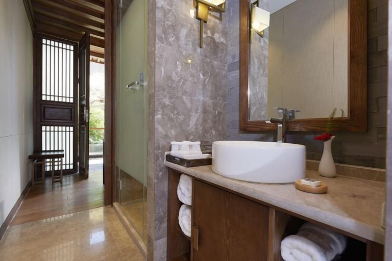 Bathroom 4, Huayu Donglin Boutique Holiday Hotel, Lijiang
