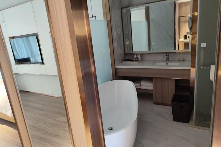 Bathroom 4, Zhaojun Champaign road Hotel, Yichang
