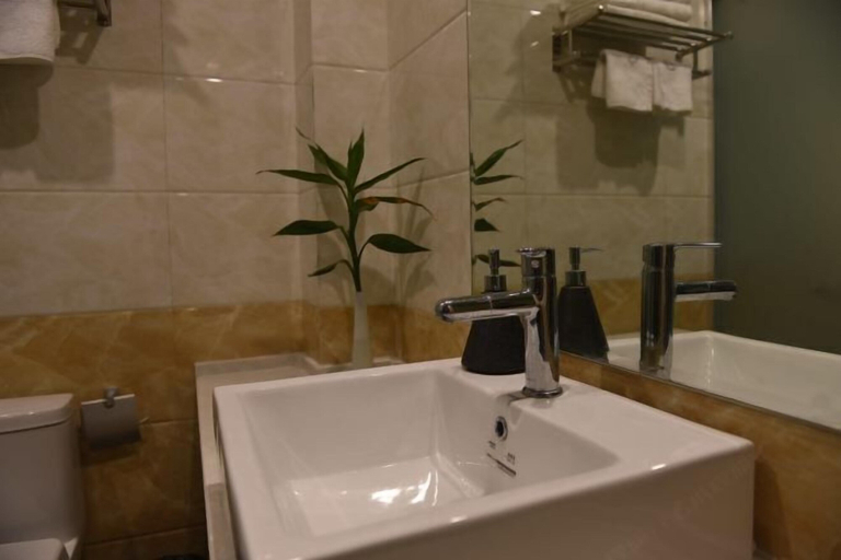 Bathroom 3, Qi Ting Hotel, Fuyang