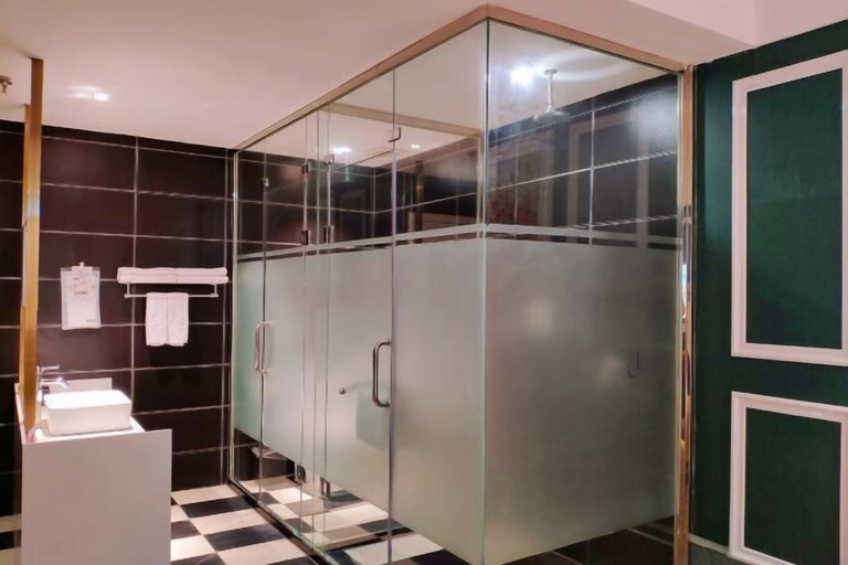Bathroom 4, Qinyuan Zhixuan Hot Spring Hotel, Xianyang