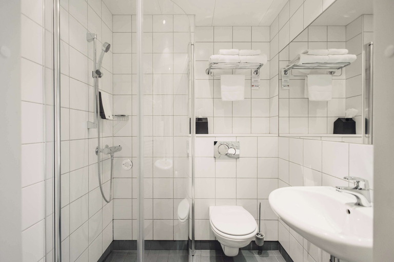 Bathroom 5, Best Western Malmö Arena Hotel, Malmö
