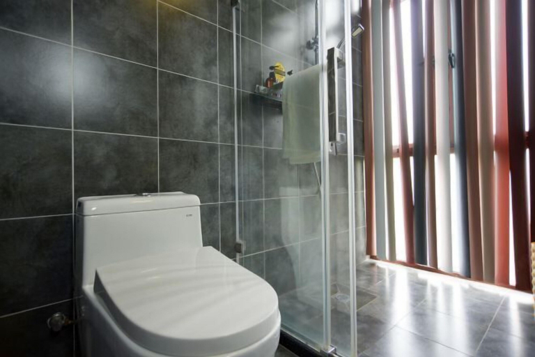 Bathroom 4, Zhujiuju Hostel, Huzhou