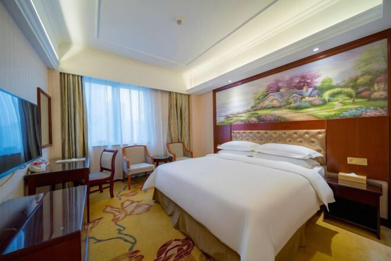 Bedroom 3, Vienna Hotel (Jishou Railway Station), Xiangxi Tujia and Miao