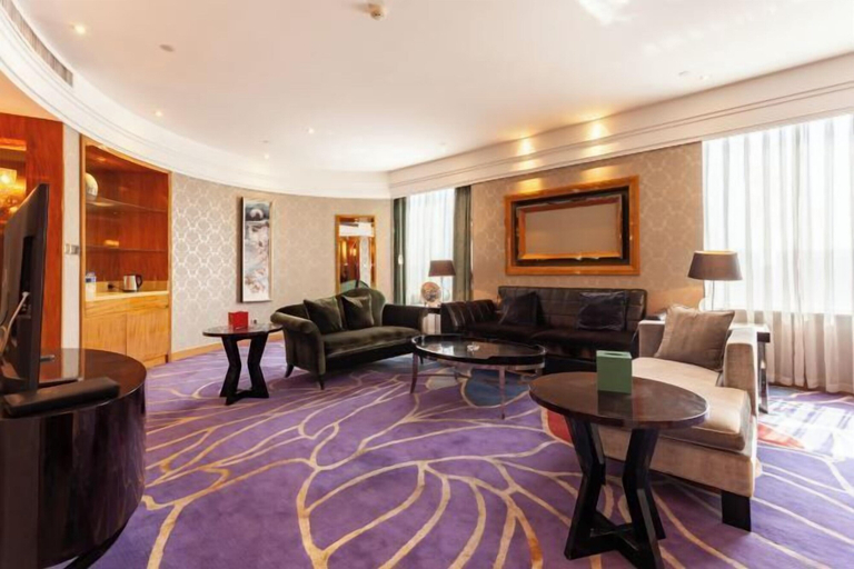 Others 5, Nine Dragon Hotel, Jincheng