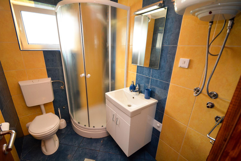 Bathroom 2, Apartments House 91