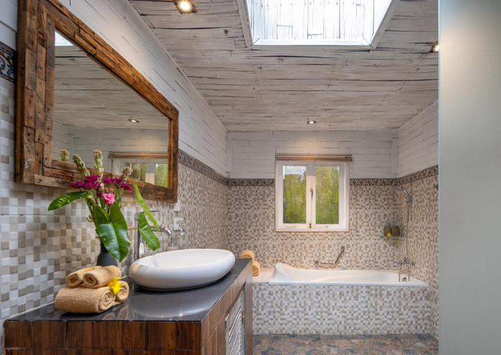 Bathroom 2, The Gardener's Cottage, Gianyar