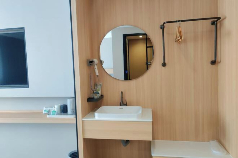 Bathroom 4, Yunji Hotel, Guilin