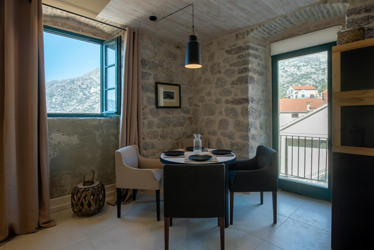 Others 4, Apartments Gabela