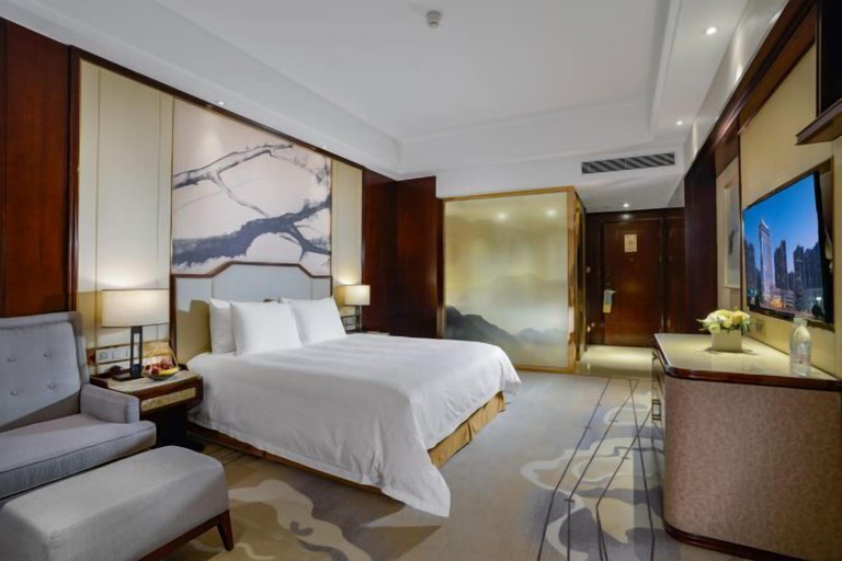 Bedroom 3, Grand New Century Hotel, Yichun