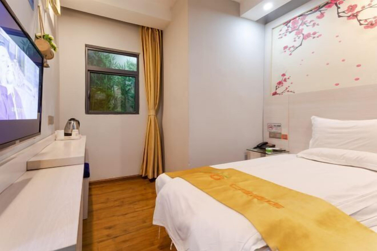 Bedroom 2, Seven Orange Hotel (Shenzhen North Station Minzhi), Shenzhen