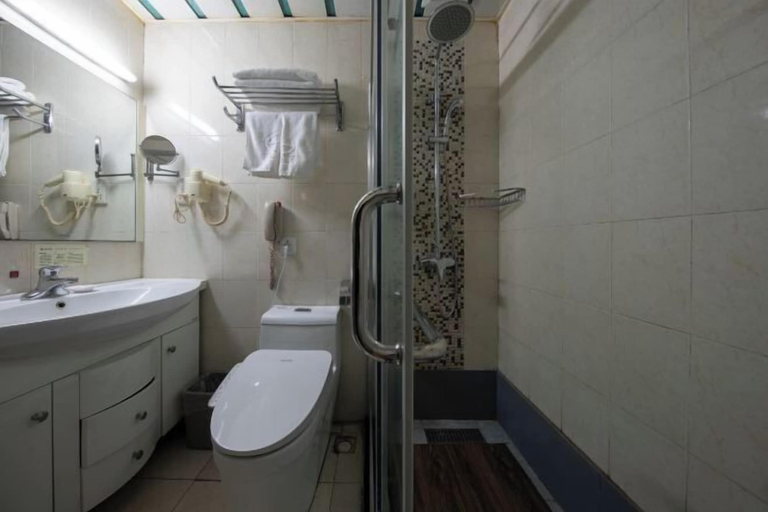 Bathroom 4, Gao Qing Ying Bin Hotel（Laocheng Craftsmen Museum）, Binzhou