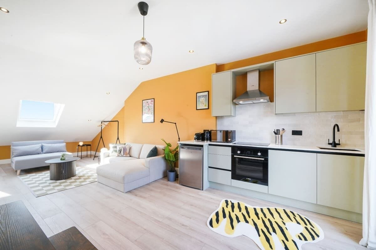 Others 5, The Balham Flat - Lovely Studio Type Flat, London